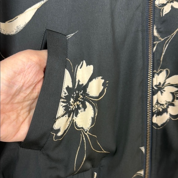 Saltwater LUXE Black and Cream Bomber Jacket with Floral Print Size Small - Picture 2 of 9